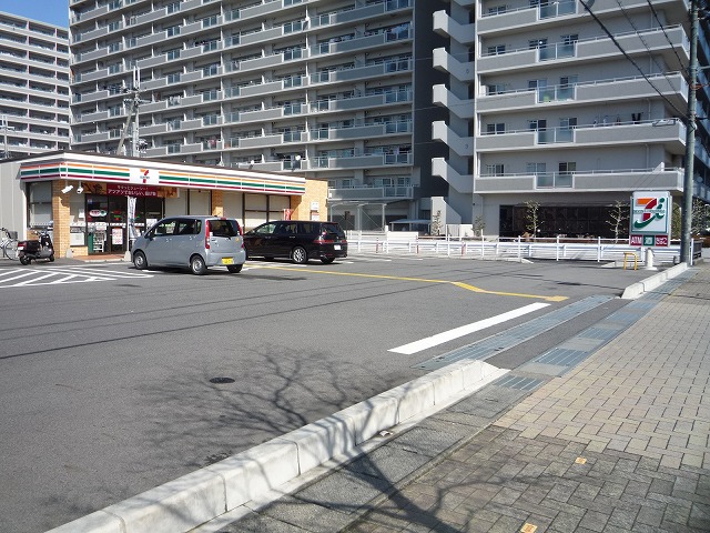 コンビニ　セブンイレブン 栗東駅前店（コンビニ）まで270m