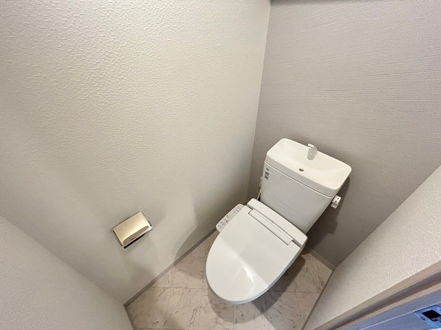 トイレ　※別号室の写真です