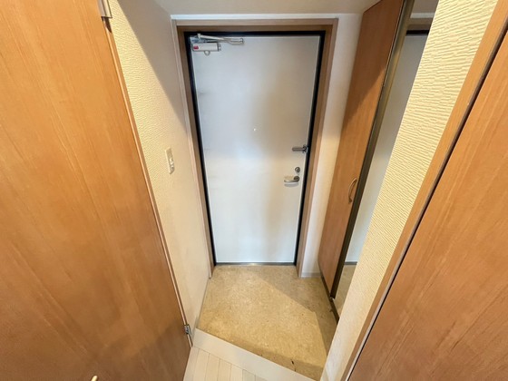 玄関　※別部屋の写真です