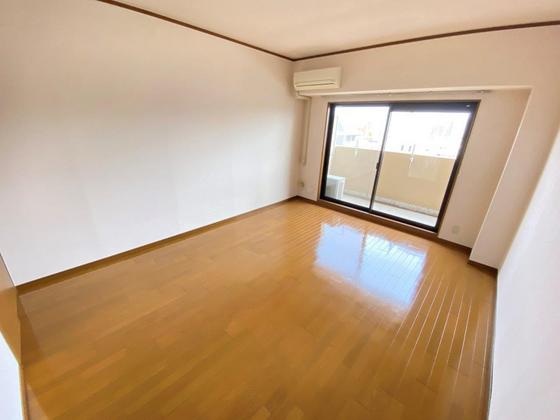 居室・リビング　※別部屋の写真です