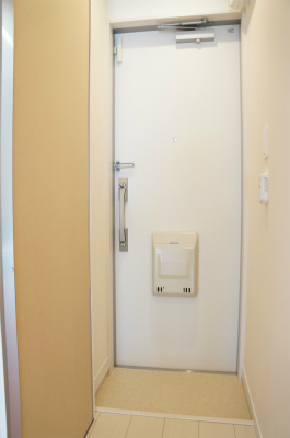 玄関　※同物件・同タイプの写真です。