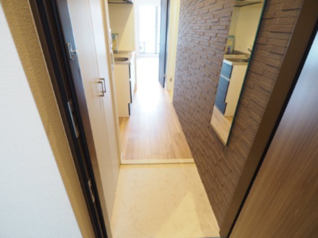 玄関　ゆったりとした玄関です　※居住中の為他の部屋の写真です。