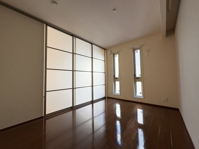 居室・リビング　別部屋参考写真です