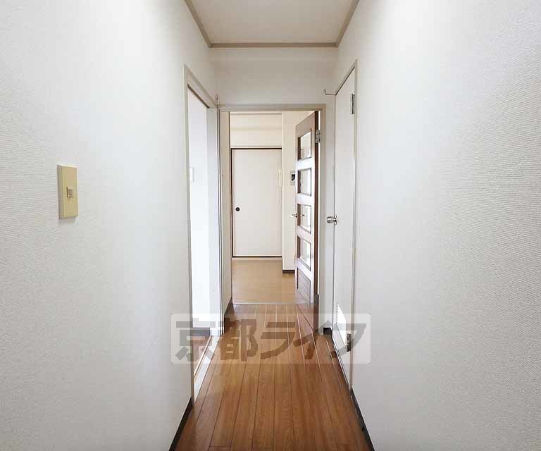 その他部屋・スペース　玄関から廊下にかけて