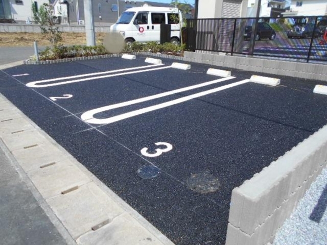 駐車場　駐車場