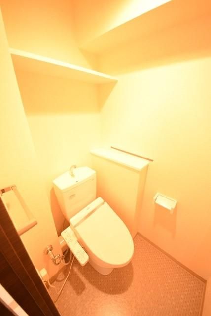 トイレ　ウォシュレット付きトイレです