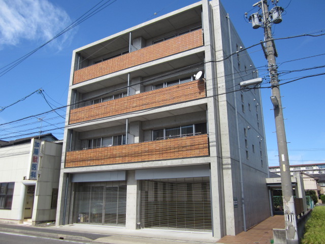 建物外観　AXE