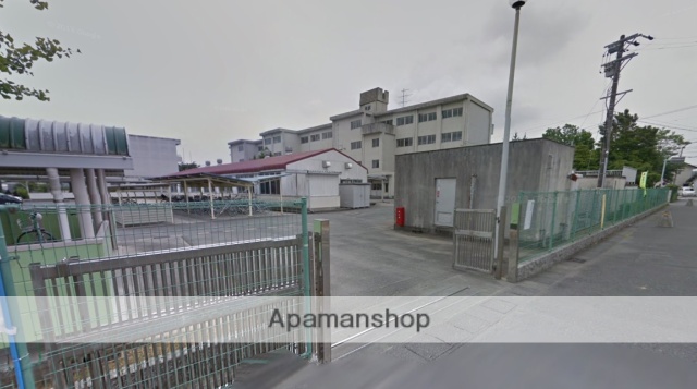 中学校　周南中学校（中学校）まで1009m
