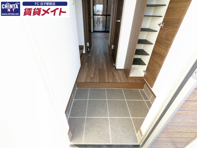 玄関　同物件別室写真