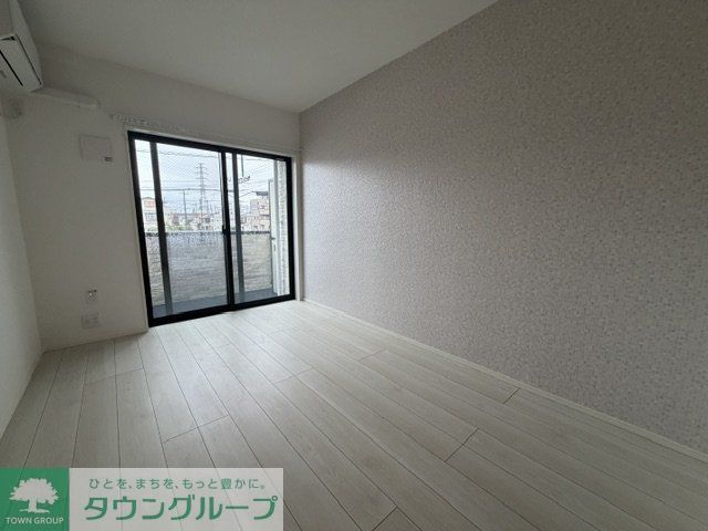 MELLAS鳩ヶ谷の居間写真