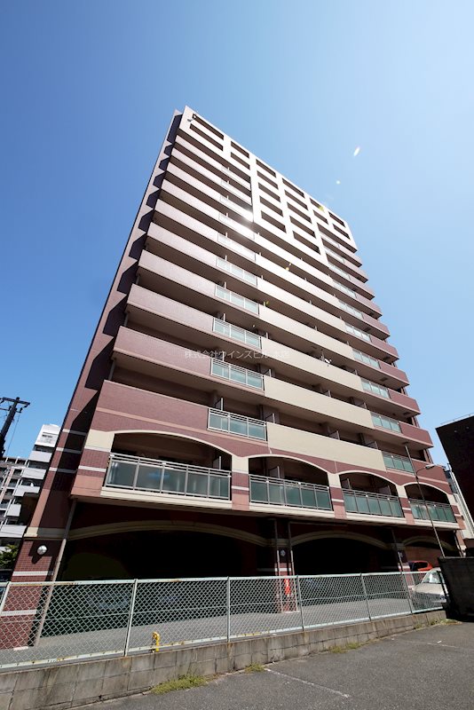 建物外観　小倉駅徒歩圏内。ファミリータイプ。