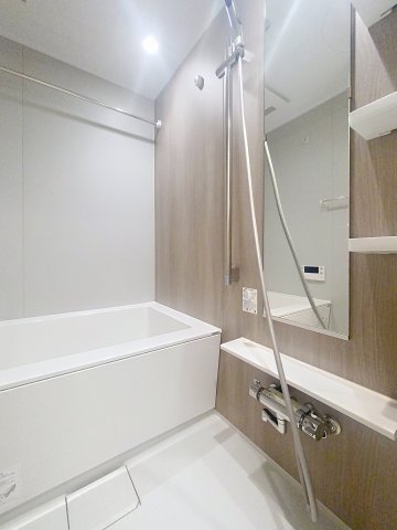 バス・シャワールーム　コンパクトで使いやすいお風呂です