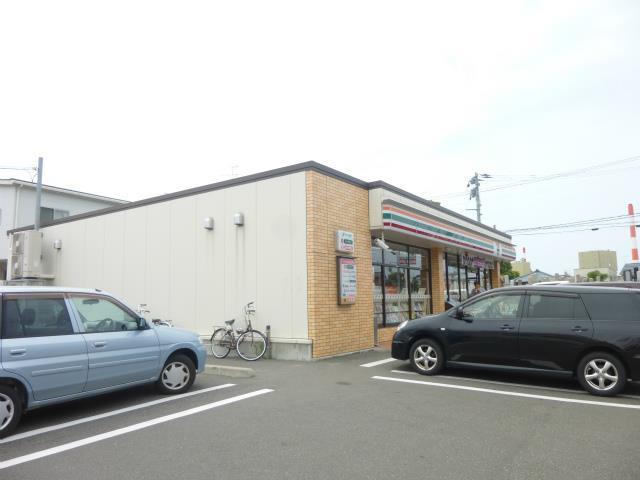 コンビニ　セブンイレブン新潟山木戸店（コンビニ）まで621m