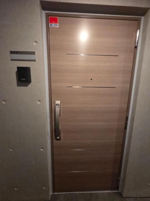 玄関　※別部屋参考写真