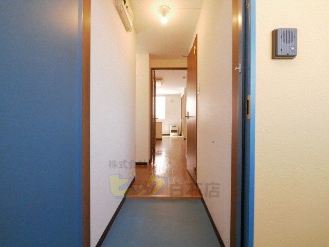 玄関　広々とした玄関です♪