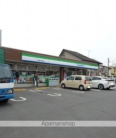 コンビニ　ファミリーマート（コンビニ）まで650m