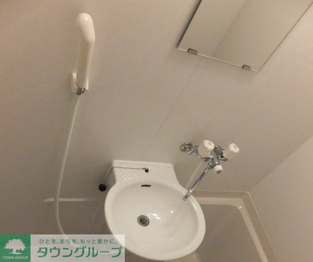 その他　オートロックゲート付き。