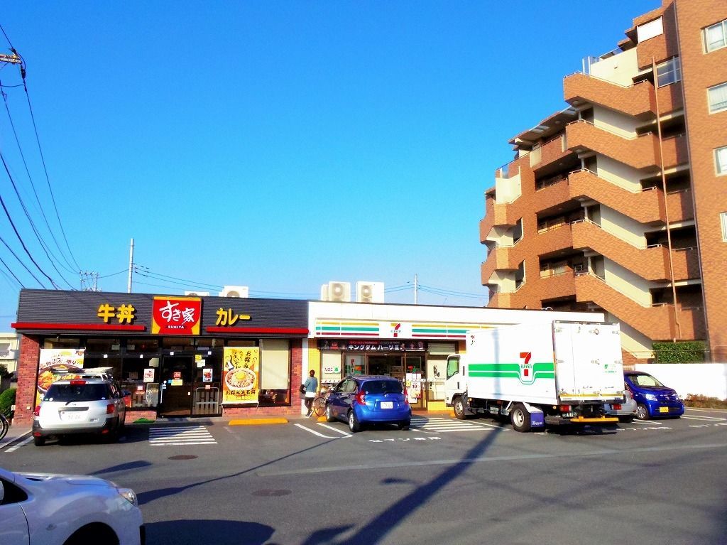 コンビニ　セブンイレブン 東伏見駅南口店（コンビニ）まで332m