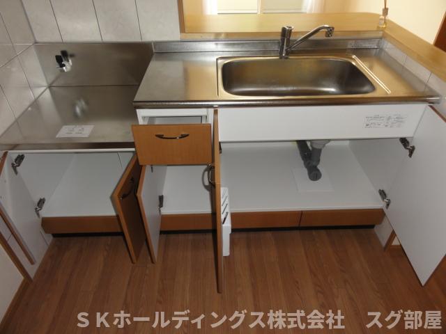 収納　キッチン収納下