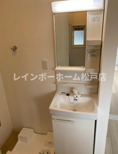 洗面設備　脱衣スペースもあります