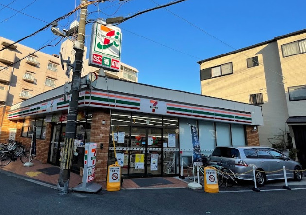 コンビニ　セブンイレブン大阪上新庄3丁目店（コンビニ）まで525m