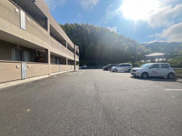 駐車場　外観写真（昼）