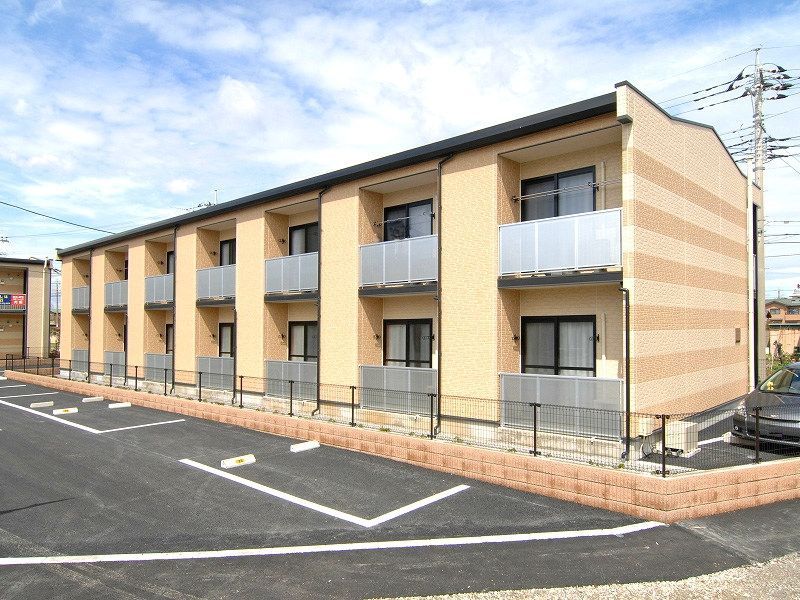建物外観　駐車場