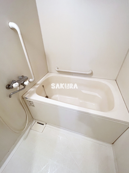 バス・シャワールーム　ご家族や長時間入浴に便利な追い炊き機能付きです♪