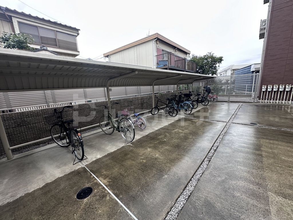 ＪＲ京浜東北線 大宮駅 バス乗車時間：10分 最寄りバス停で下車 徒歩11分 3階建 築7年の外観写真