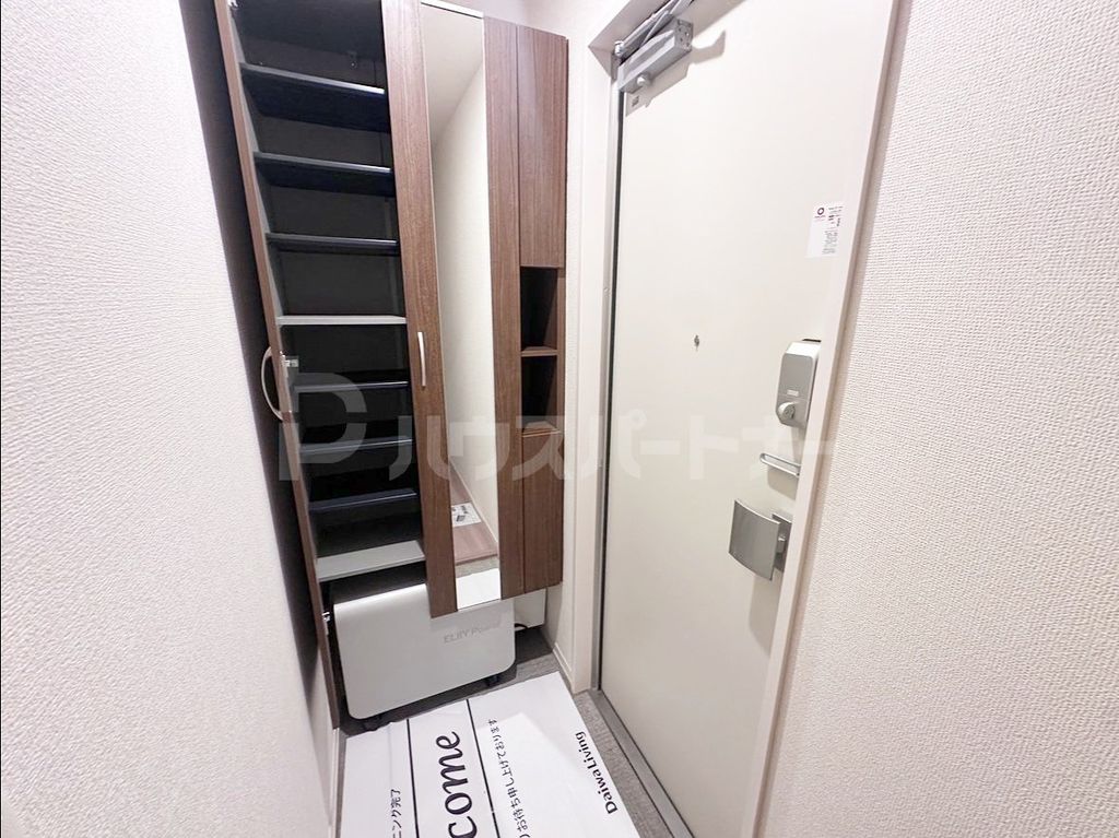 ＪＲ京浜東北線 大宮駅 バス乗車時間：10分 最寄りバス停で下車 徒歩11分 3階建 築7年の玄関写真