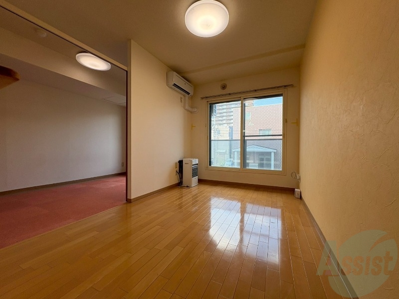 居室・リビング　広くてキレイなお部屋が広がっていて、充実した生活が送れそう。