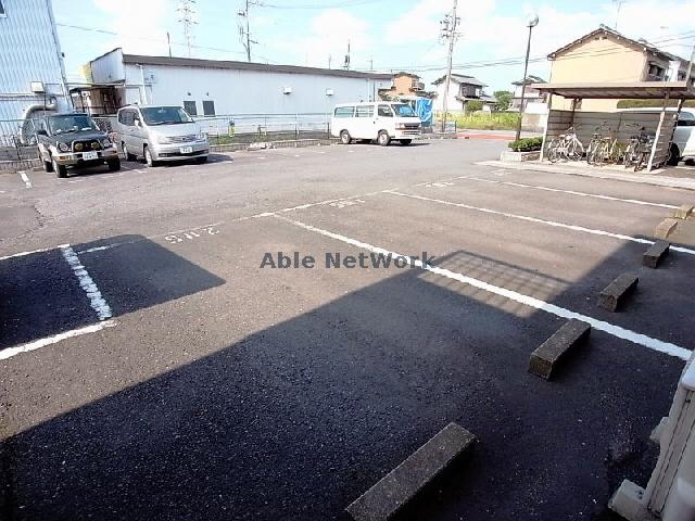 駐車場　駐車場