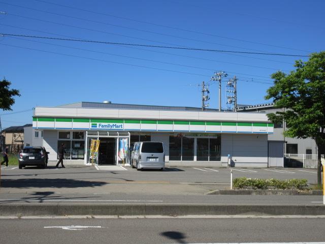 コンビニ　ファミリーマート金沢松村三丁目店（コンビニ）まで236m