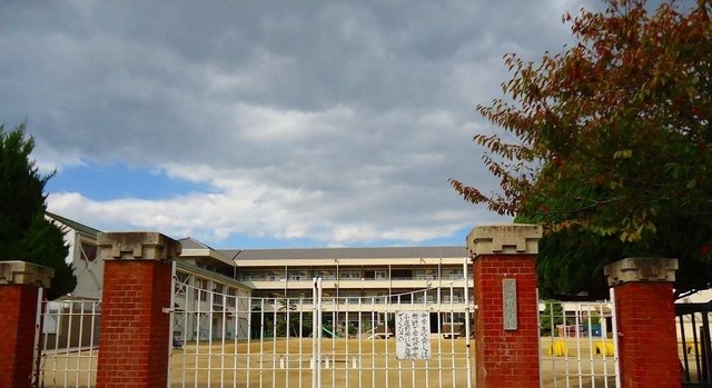 小学校　早島町立早島小学校（小学校）まで400m
