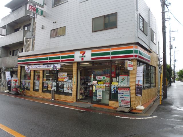 コンビニ　セブンイレブン（コンビニ）まで580m