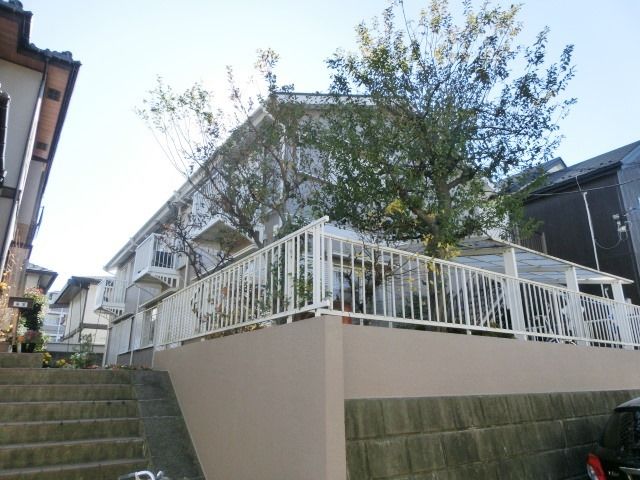 建物外観　静かな住宅街ですよ。