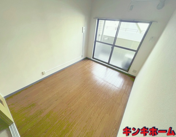 居室・リビング　写真は別のお部屋のものでございます
