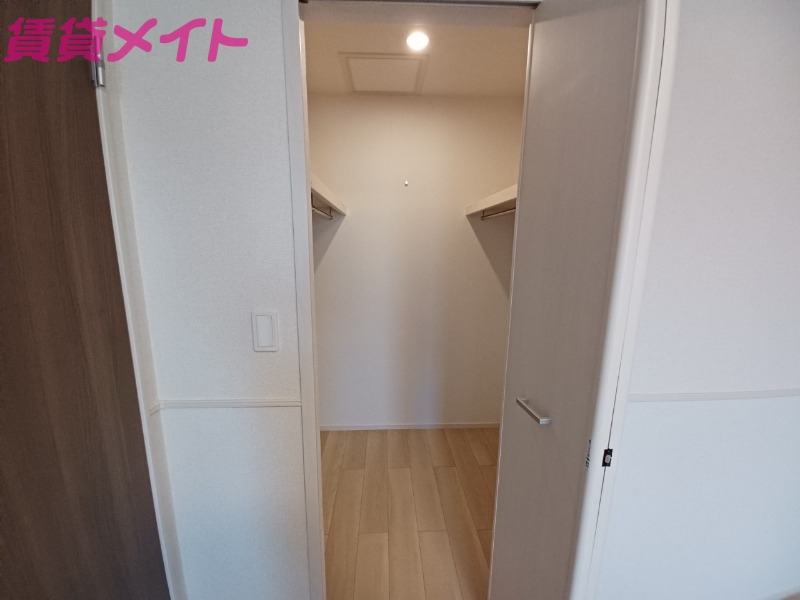 収納　同型タイプ画像
