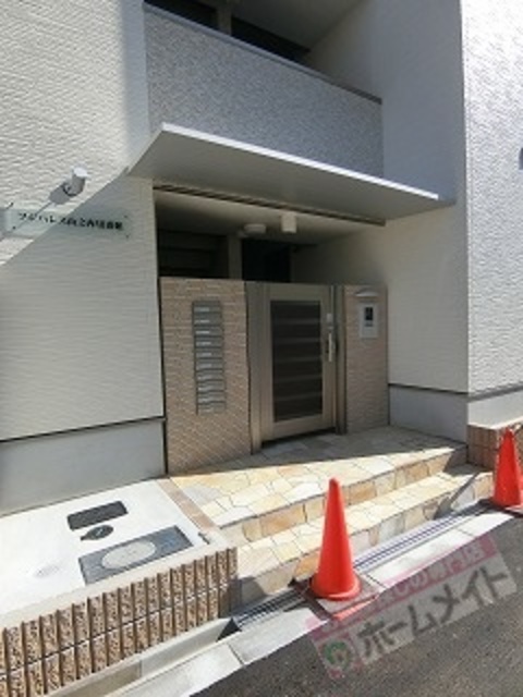 エントランス　同施工会社の同仕様写真です。