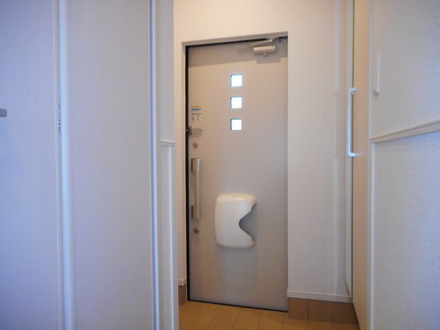 玄関　収納もある玄関です