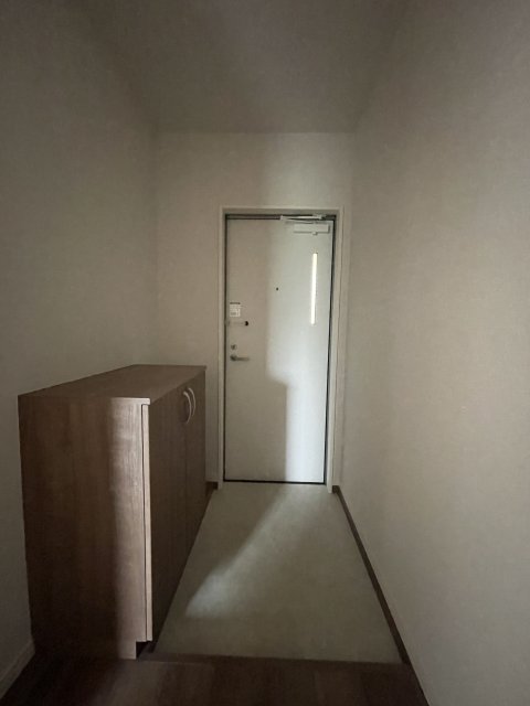 玄関　同物件別室の写真です。