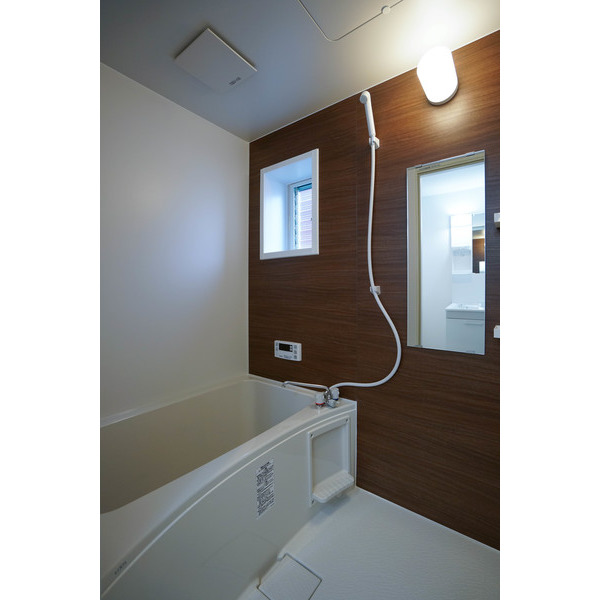 バス・シャワールーム　同じ建物の別なお部屋