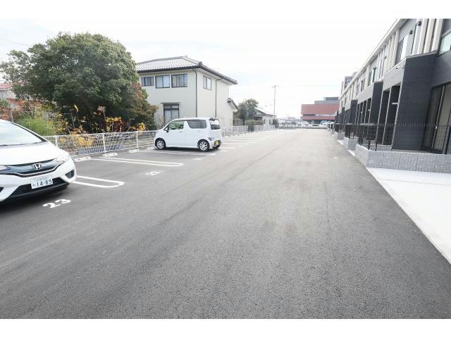 駐車場　駐車場