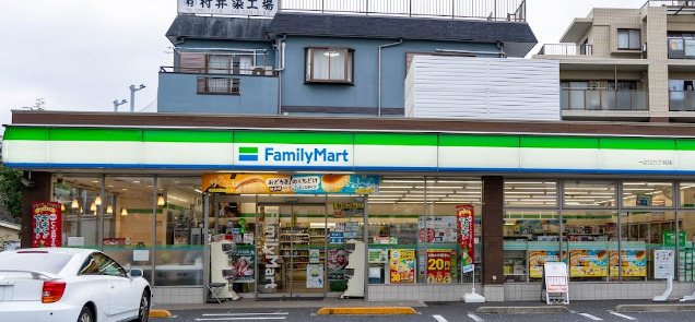 コンビニ　ファミリーマート 一之江六丁目店（コンビニ）まで578m