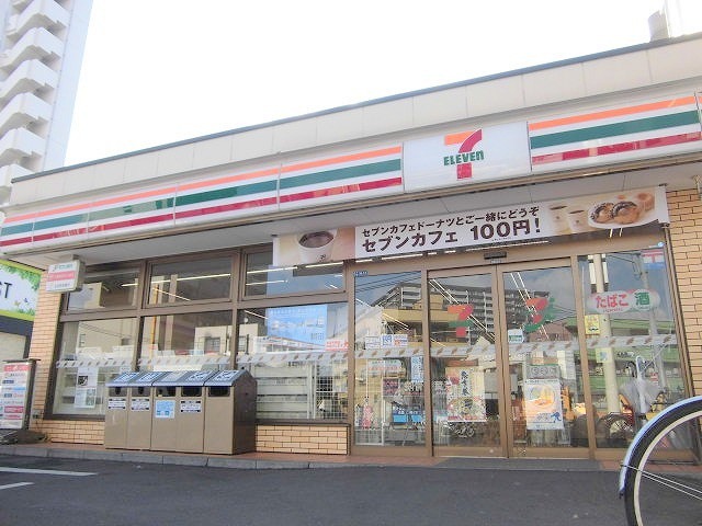 コンビニ　セブンイレブン（コンビニ）まで179m