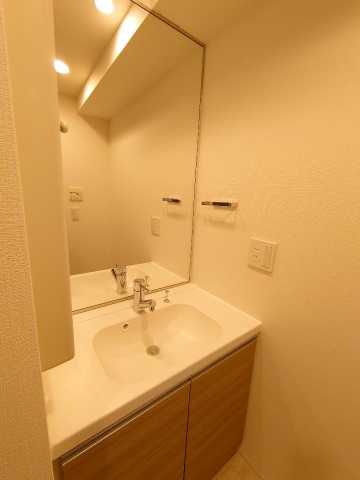 洗面設備　別部屋の参考写真となります