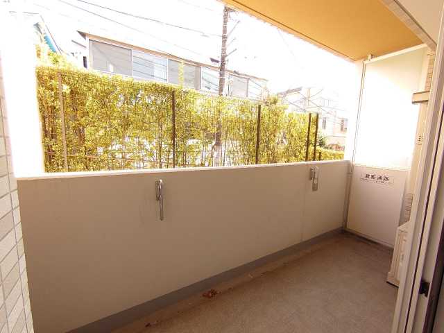 バルコニー　別部屋の参考写真となります