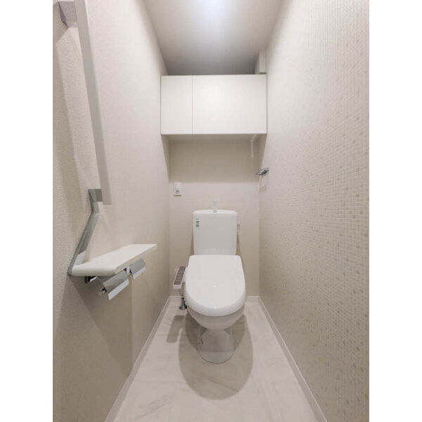ジェイエイチエスプレミア西大寺のトイレ写真