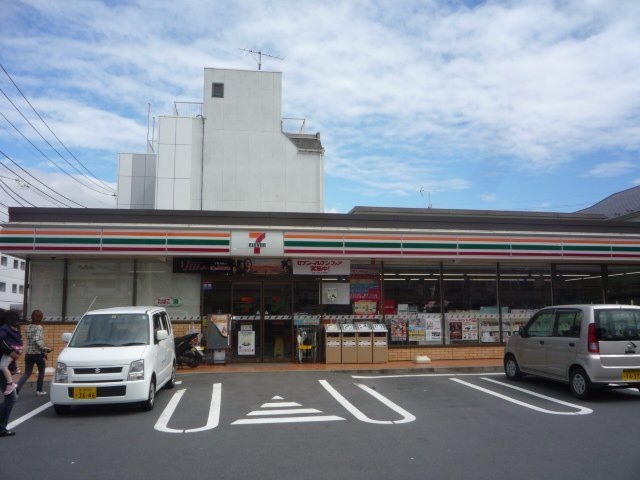コンビニ　セブンイレブン南流山郵便局前店（コンビニ）まで848m