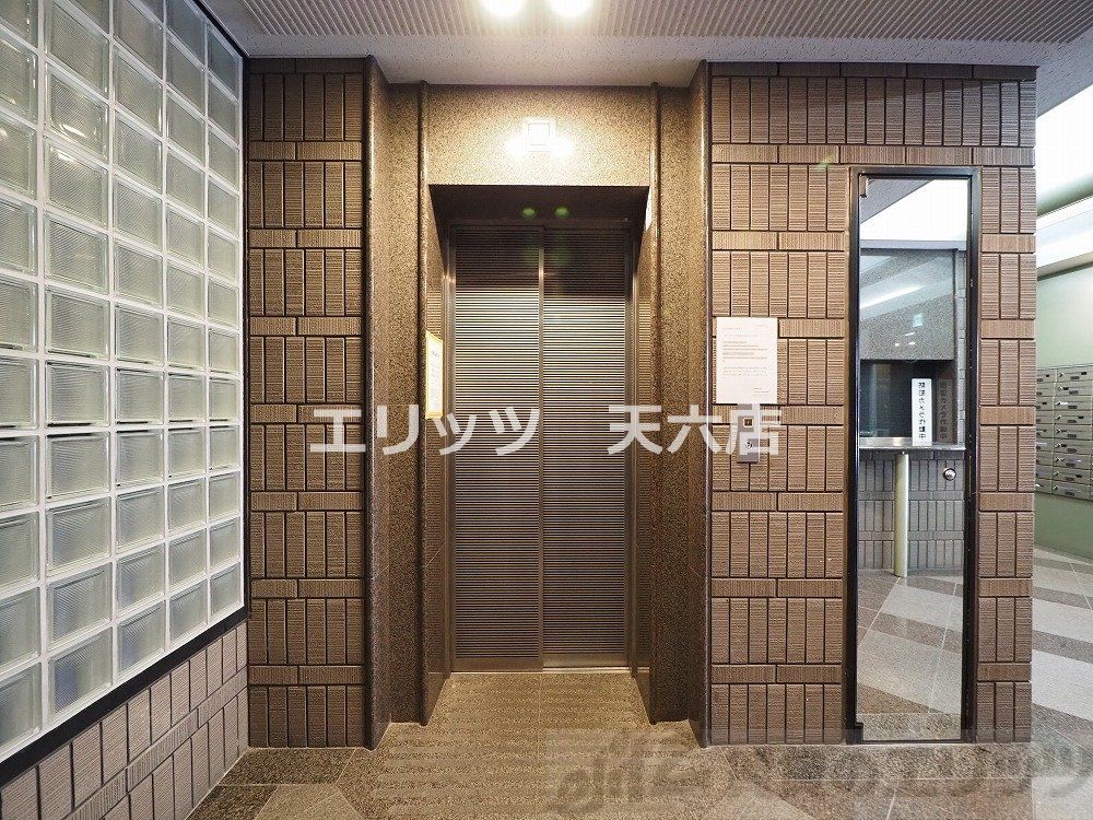 エントランス　エントランス